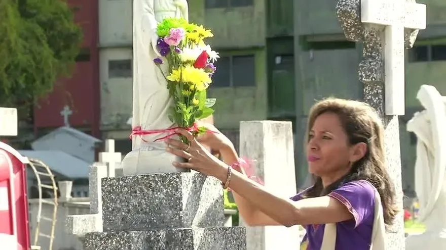 Cementerios en mal estado en el día de los difuntos