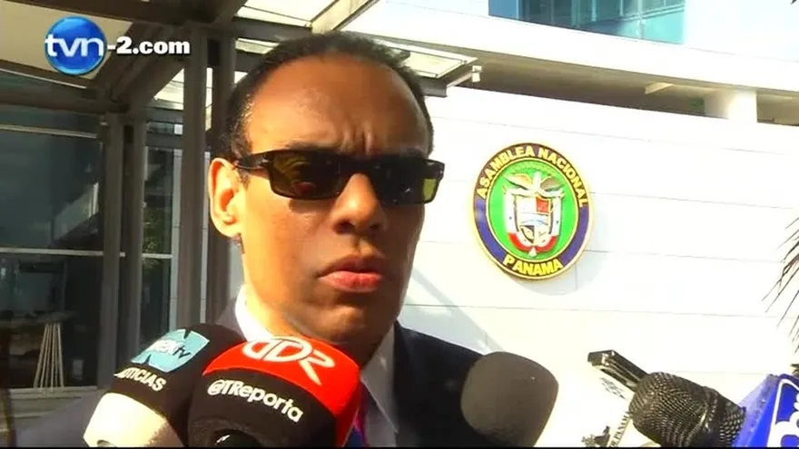 Gonzalo Moncada renuncia a la defensa de su primo