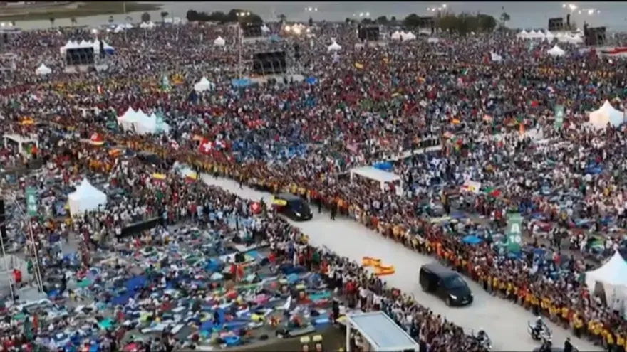 Vigilia con el papa reúne a más de 1,5 millones de jóvenes en Lisboa