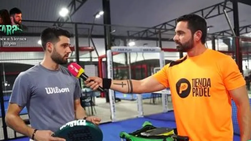 Robin se fue a jugar Pádel