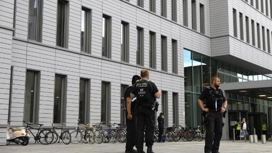 La policía alemana custodia el hospital donde permanece Navalni