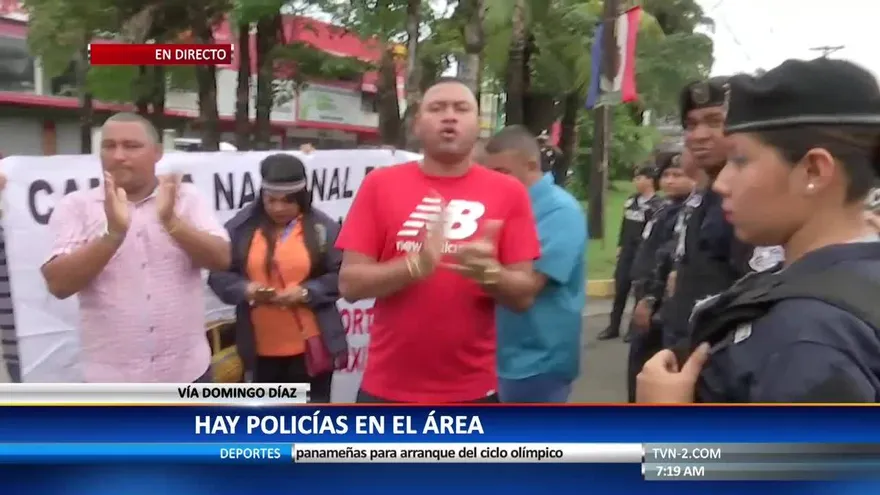 Miembros de Canatra protestan