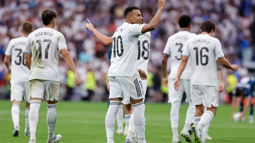 Kylian Mbappé y algunos de sus compañeros del Real Madrid