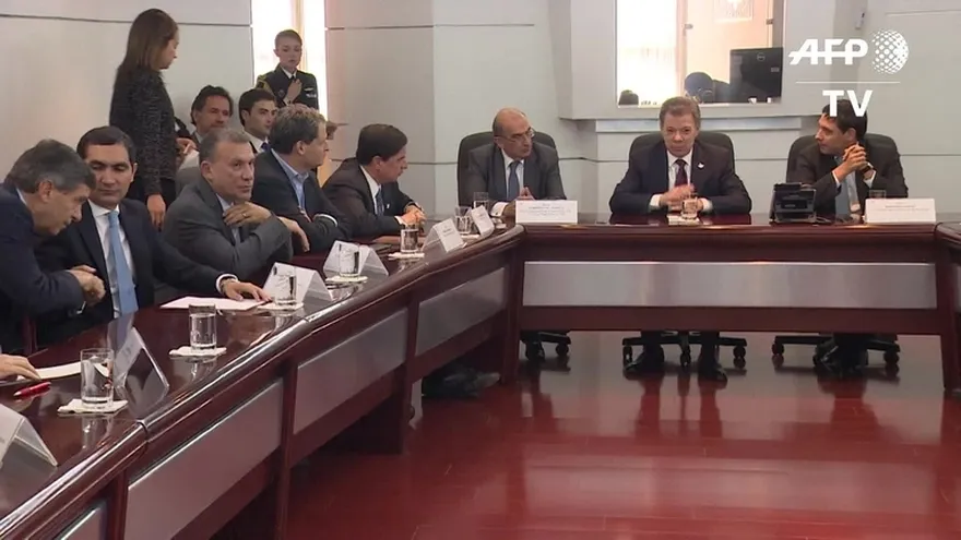 Santos abre diálogo nacional para terminar conflicto con FARC