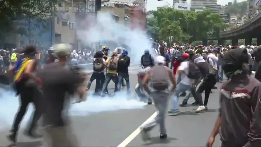 Un muerto en megamarcha opositora en Venezuela
