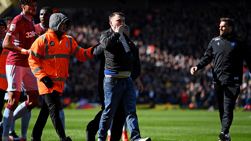 Los clubes ingleses buscan ahorrar en seguridad, asegura un responsable policial