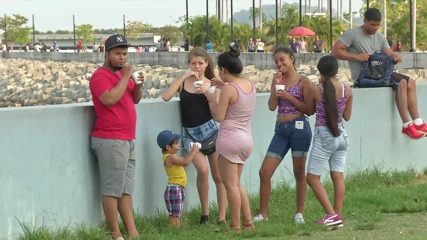 Continúa ola de calor en el país