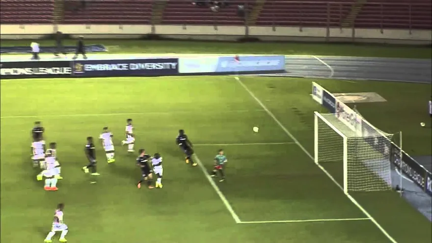 Connor Shanosky le anota al Tauro