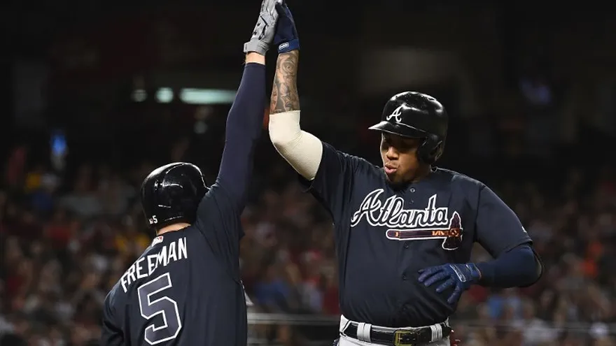 Johan Camargo se pasó la cerca por décimo séptima vez
