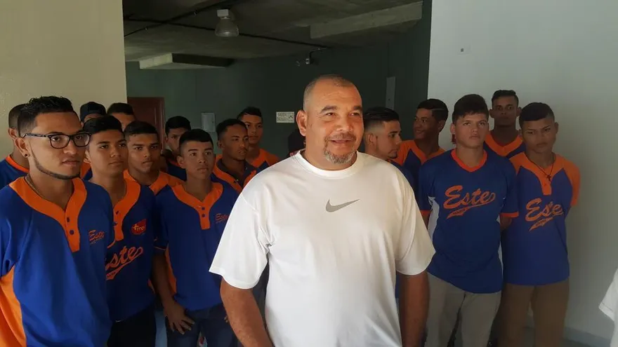 Carlos Maldonado y sus jugadores de Panamá Este se presentaron en Fedebeis.