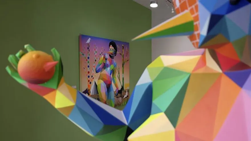 Fotografía facilitada por la galería ADDA & TAXIE de su interior donde se expone la muestra inaugural "El sueño de Mona Lisa" del artista español Okuda San Miguel, uno de los grandes referentes mundiales del "street art".