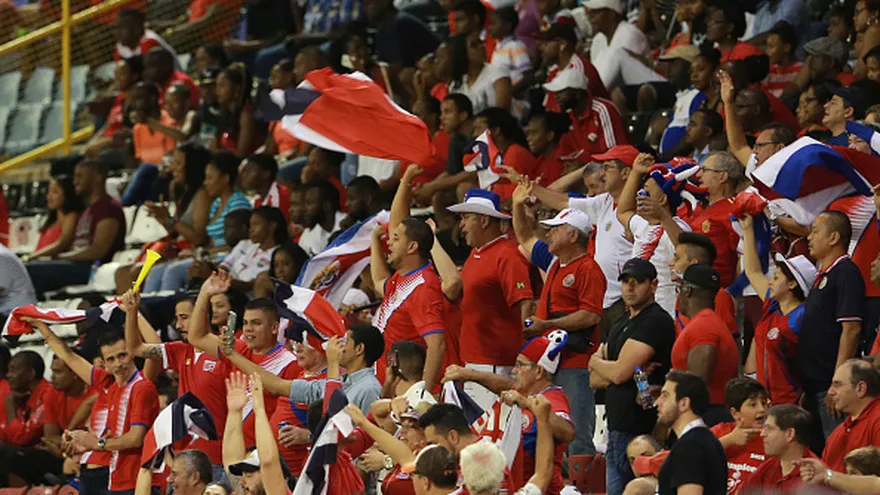 Fanáticos costarricenses