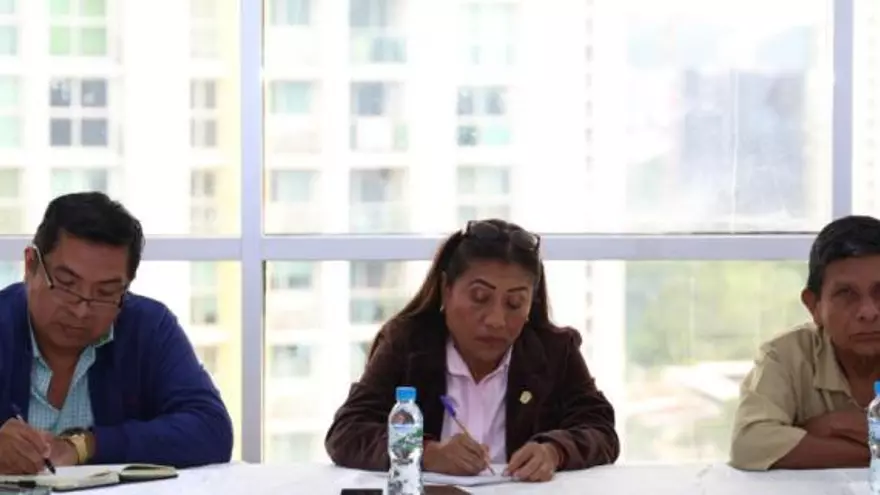 Viceministra de Asuntos Indígenas y autoridades naso abordan temas de interés para esa comarca