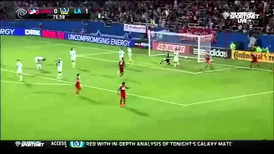 Gol de Blas Pérez anotado a Jaime Penedo