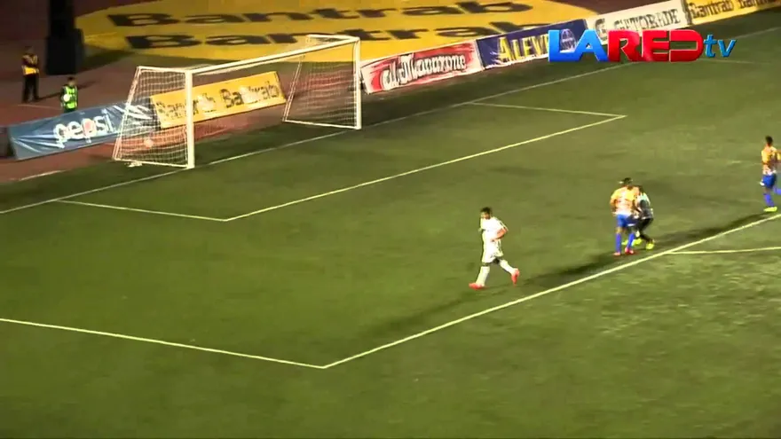 Rolando Blackburn anota su gol nueve en Guatemala