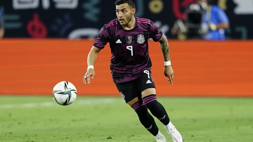 Alexis Vega, delantero de la selección mexicana.