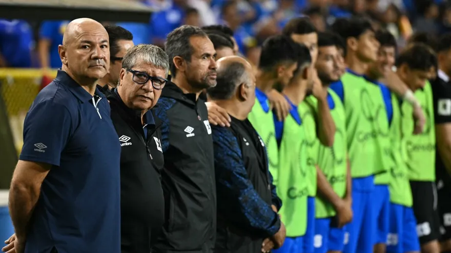 El Salvador cuerpo técnico de la Selecta