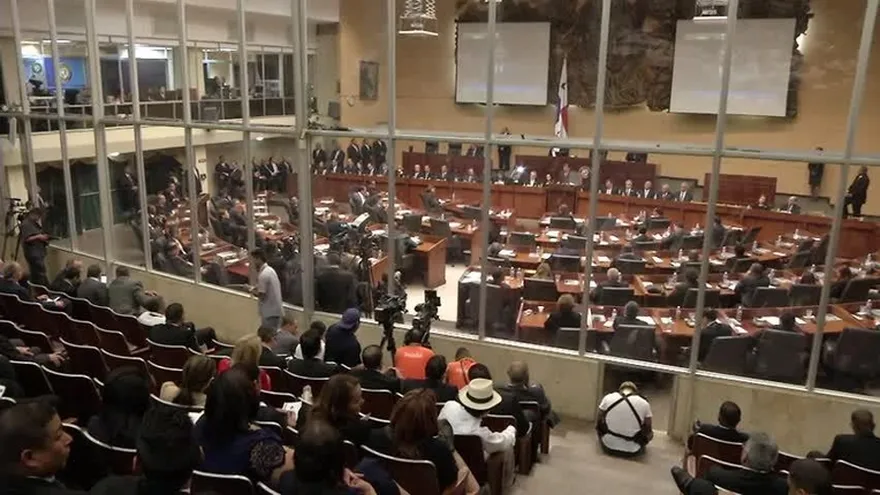 Detienen con droga a funcionario de la Asamblea