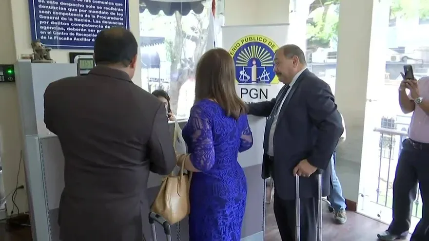 Auditores de la contraloría se presentan al Ministerio Público