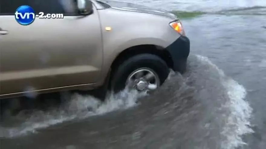 Lluvias ocasionan inundaciones en varias vías