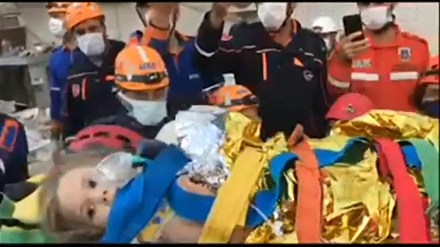 Una niña de tres años rescatada con vida 91 horas después del sismo en Turquía
