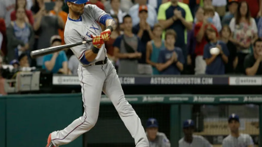 Rangers dejan libre a Alex Ríos