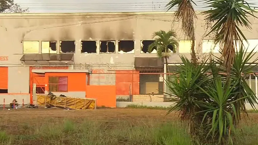 Bomberos controlan incendio en Chilibre