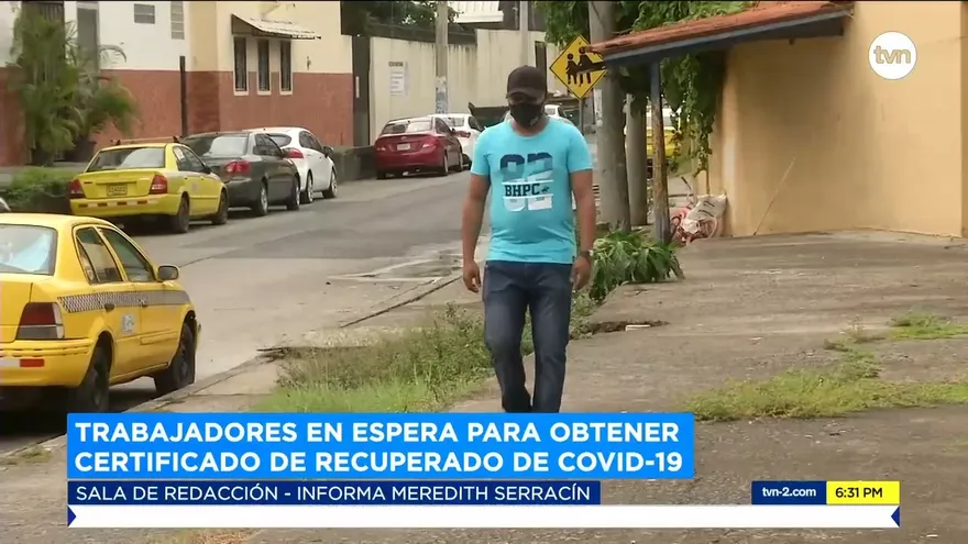 Trabajadores en espera de certificados de recuperación de COVID-19