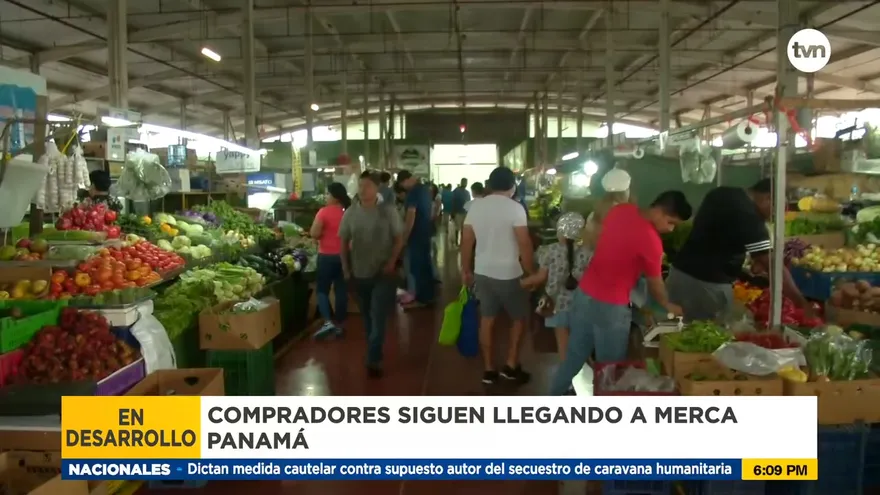 Siguen llegando compradores a Merca Panamá