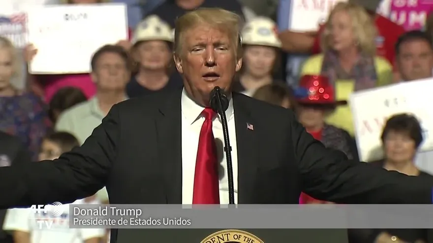 Trump dice que él y Kim Jong-un "están enamorados"