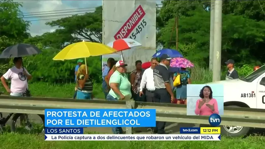 Afectados por dietilenglicol en Azuero cerraron puente sobre el río La Villa