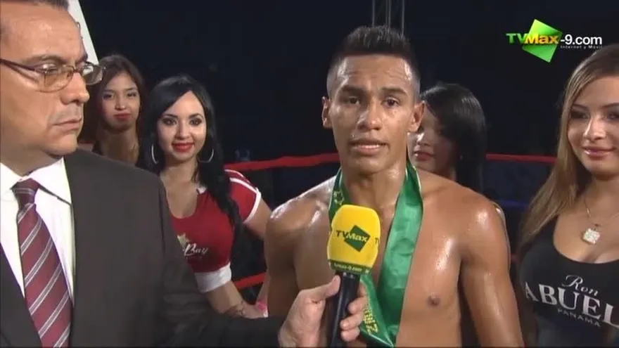 Bryan De Gracia fulmina a Pengali en 3 asaltos