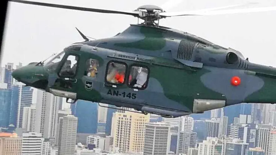 Monseñor Ulloa realiza sobrevuelo con el Santísimo Sacramento en la ciudad de Panamá