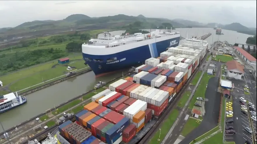 Cuestionamientos por altos salarios de prácticos del Canal