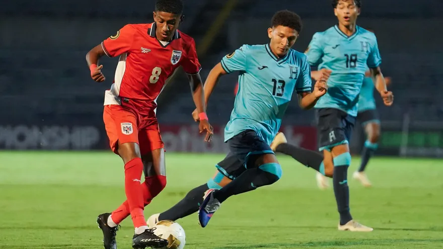 Selecciones sub-20 de Panamá y Honduras en acción