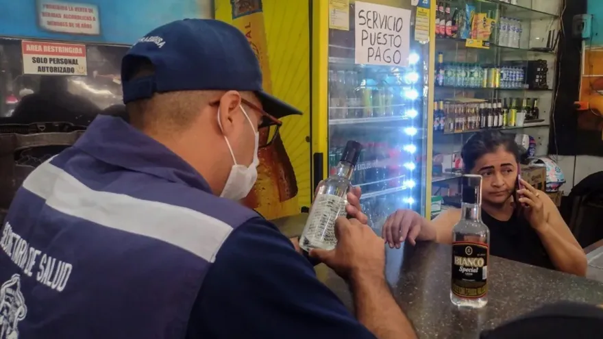 Suben a 11 los muertos por consumir licor artesanal en Colombia