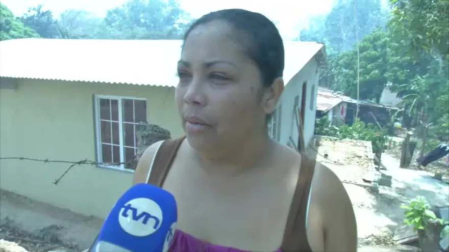 Incendio de  herbazal en Penonomé pone en riesgo la vida de una mujer