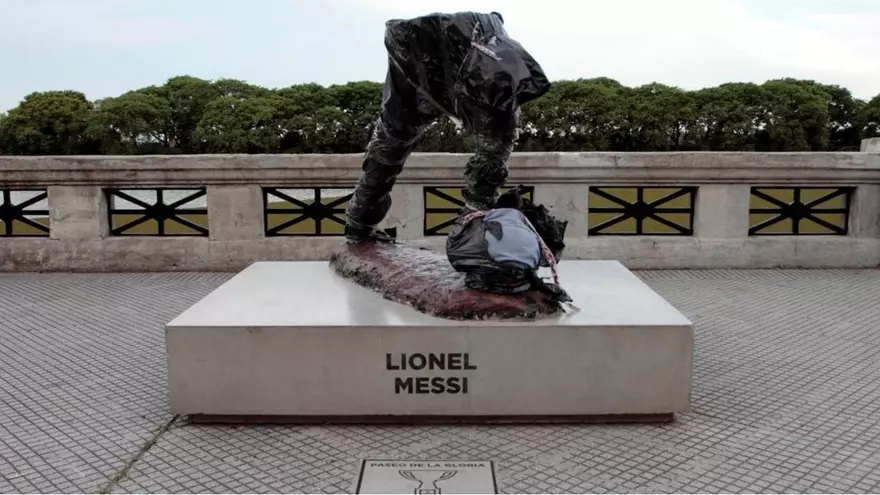 Así quedó la escultura de Lionel Messi en Buenos Aires