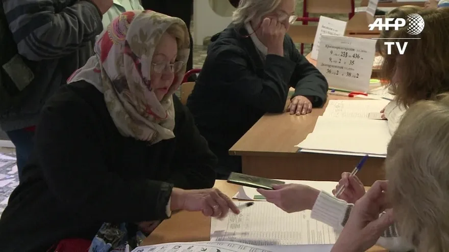Rusia vota en legislativas con el partido oficial como favorito