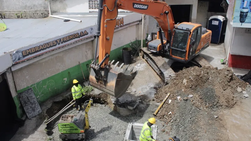 Socavón en Pan de Azúcar es atendido por el MOP con trabajos integralesSocavón en Pan de Azúcar es atendido por el MOP con trabajos integrales