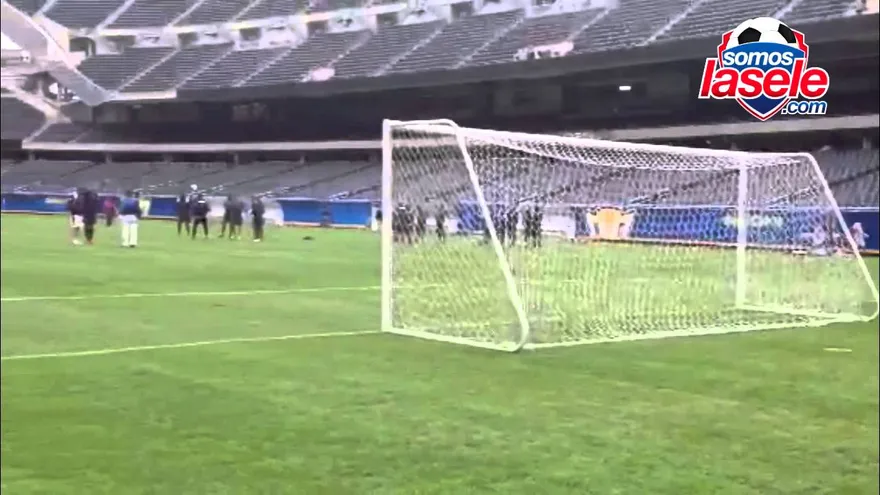 En desarrollo, reconocimiento de cancha con la Sele y Jonny Mosquera