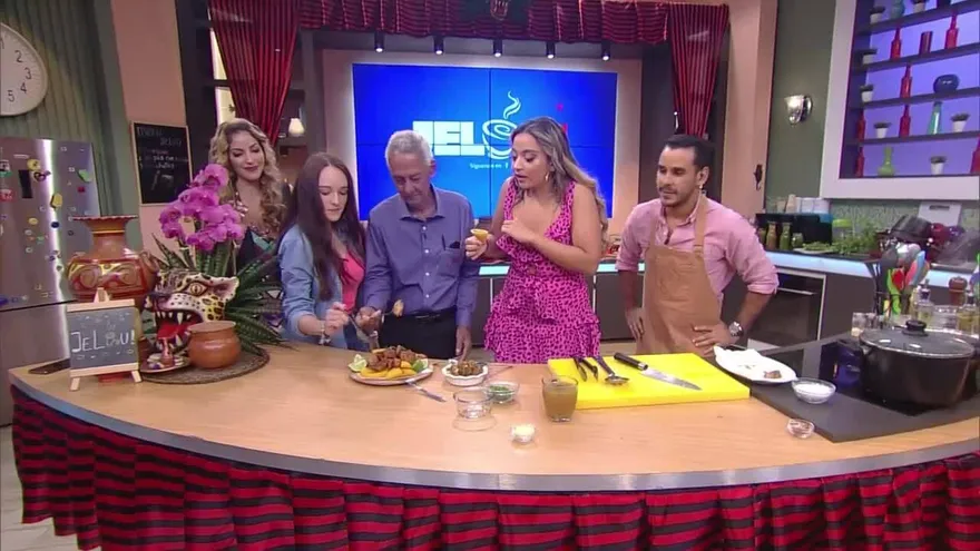 Alexis nos prepara unas deliciosas cocadas