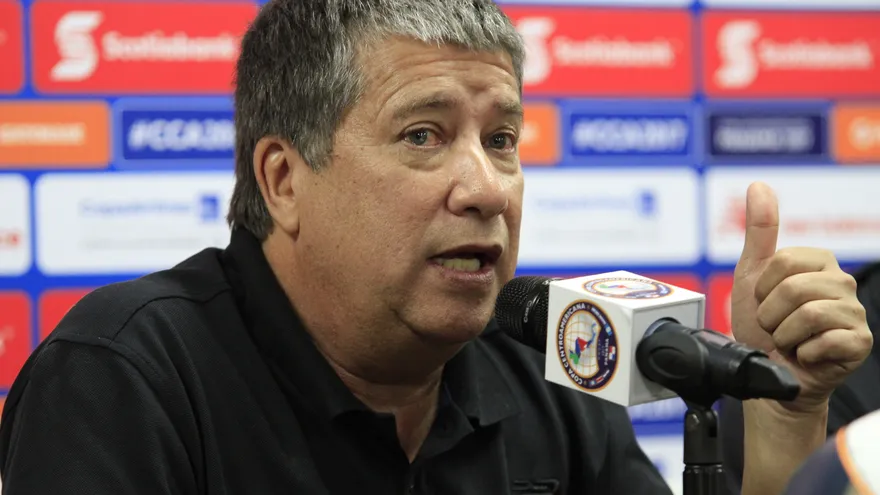 "Pinto me dijo que Panamá, en Honduras, le pagó al arbitro para que nos favoreciera": "Bolillo" Gómez