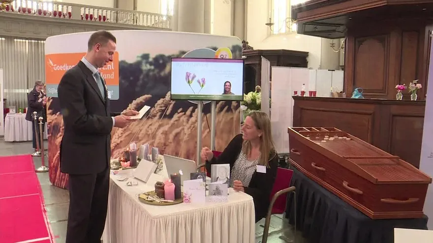 A la última moda hasta en la tumba