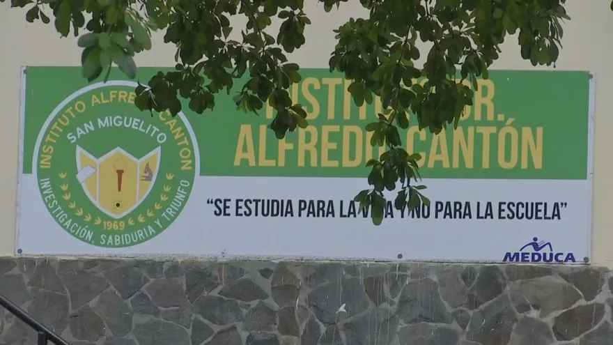 Estudiantes del Alfredo Cantón recibirán clases en la Iglesia del Carmen