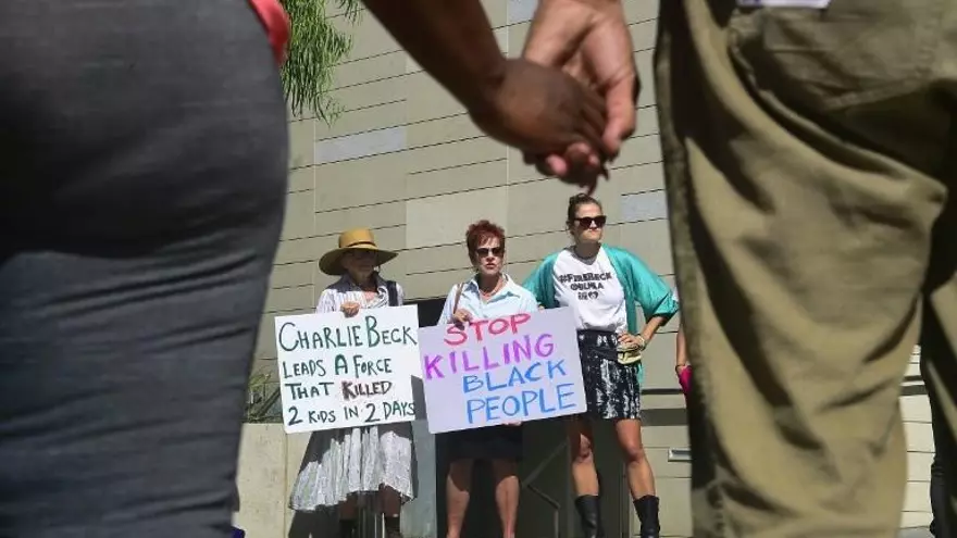 Manifestación contra el asesinato de varios afroamericanos en manos de policías.