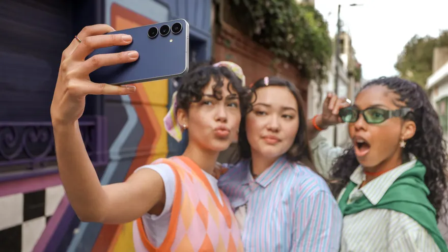 El Galaxy S25 FE, un teléfono con características premium a un precio accesible