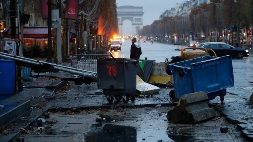 Tras la protesta de ‘chalecos amarillos’ en Francia, se esperan medidas de Macron