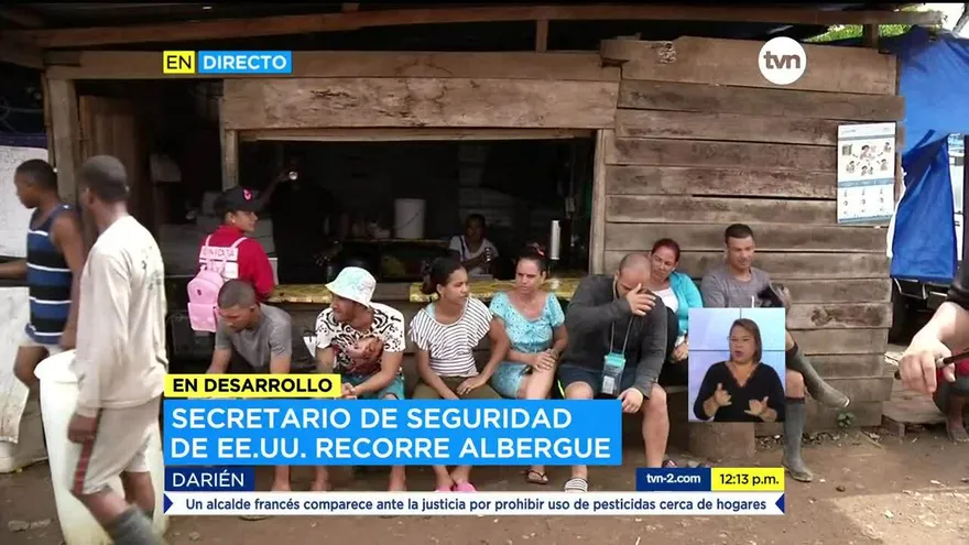 Secretario de Seguridad de EEUU recorre albergue en Darién