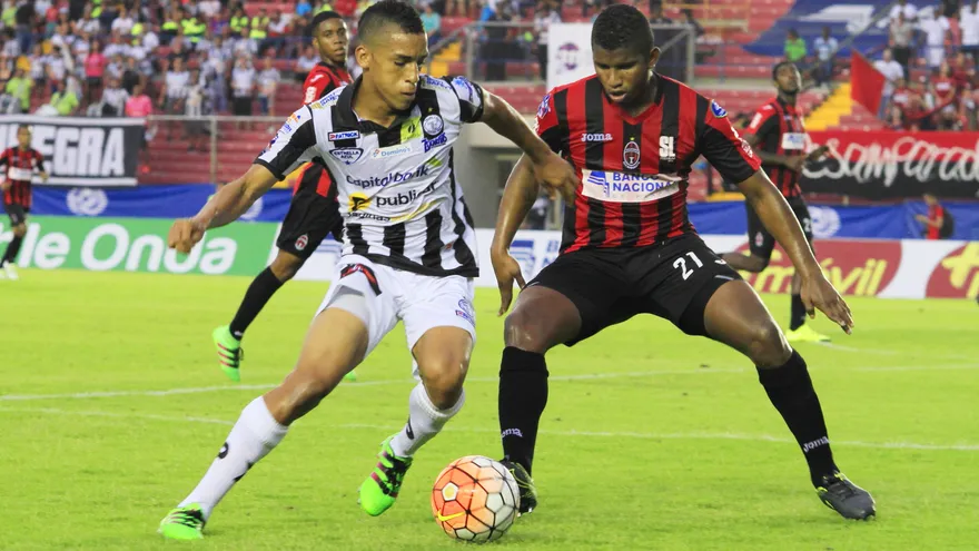 Acción de la LPF analizando las tablas de posiciones